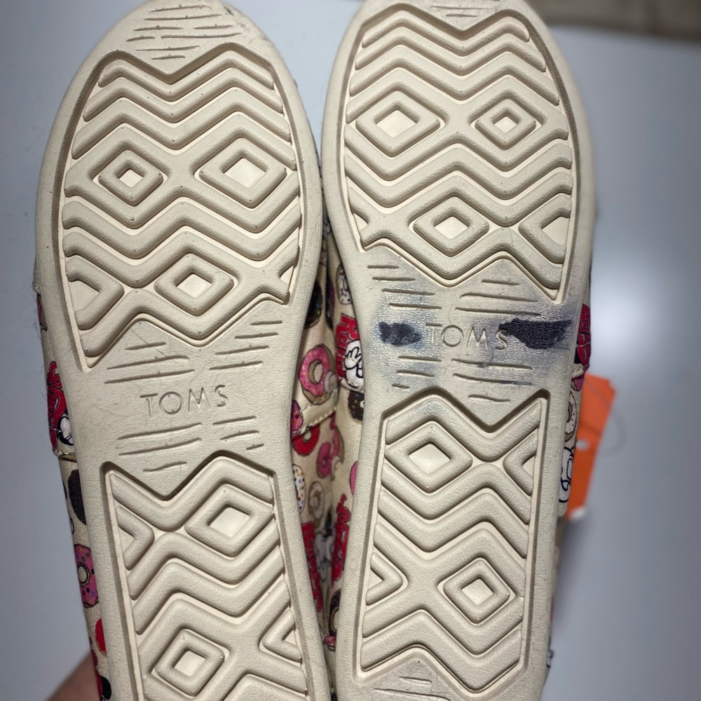 Tom’s Randy’s‎ Donuts Slip On Canvas Woman’s Shoes In The Color Natural NWT 12 - Picture 16 of 16
